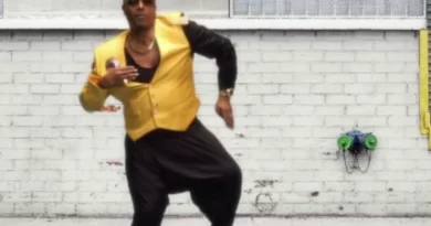 MC Hammer with Parachute Pants
