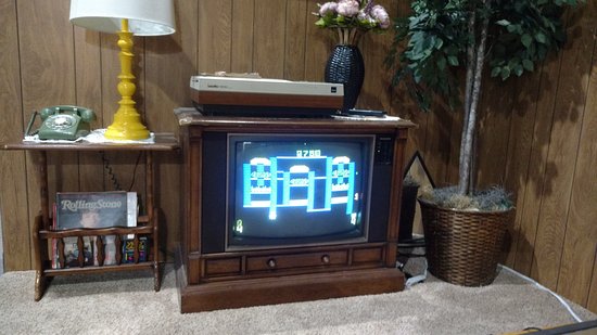 80s Living Room Setup