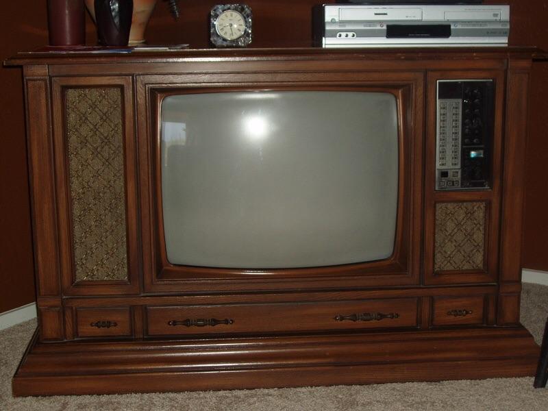80s Television Set